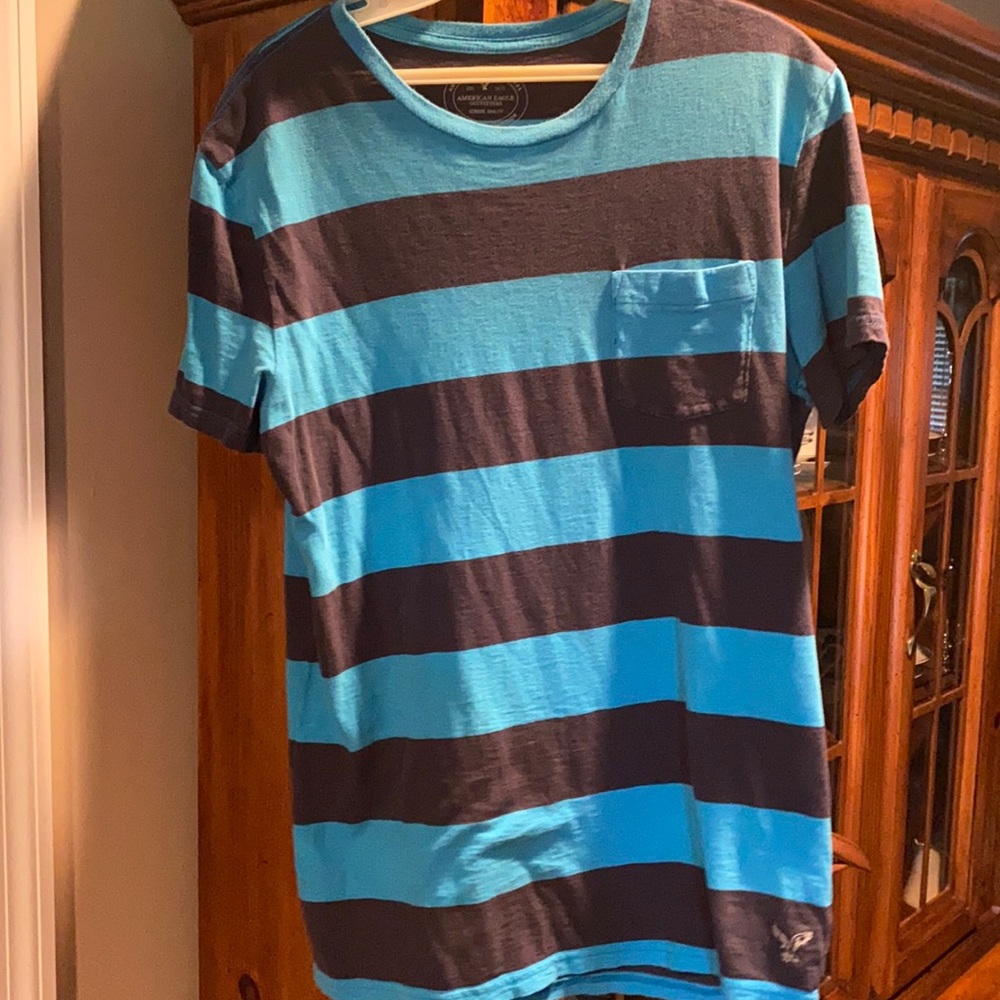 American Eagle Men’s Small Tee